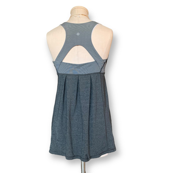 LULULEMON Run Your Heart Out Pleated Racerback Tank Top Yoga Running Workout 10 - Picture 4 of 10